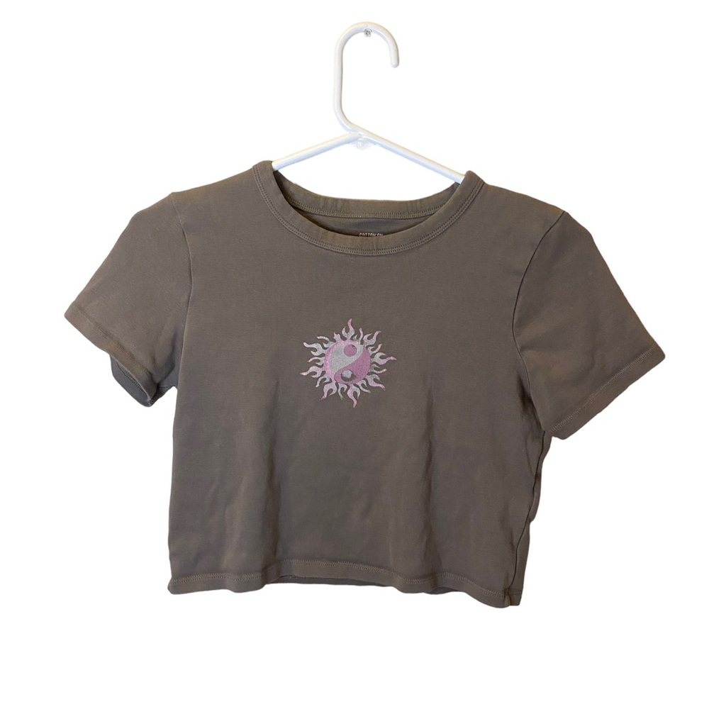 COTTON ON Chop Tee Cropped Yin Yang size M